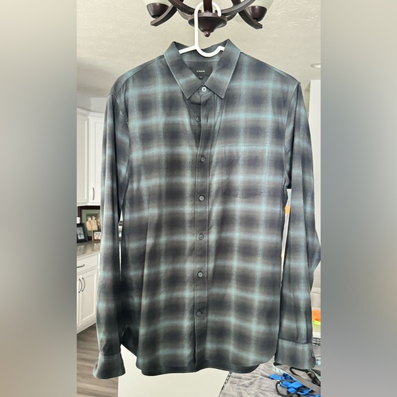Vince button down - Picture 1 of 3
